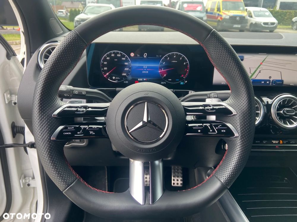 Mercedes-Benz GLA 200 AMG Line - 12