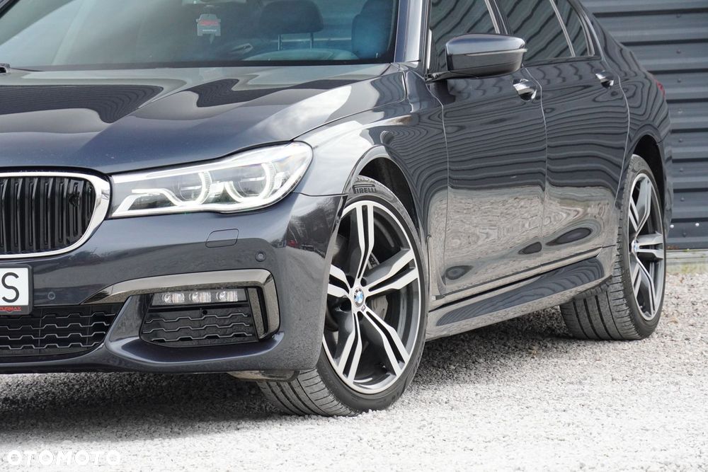 BMW Seria 7 750Li xDrive - 8