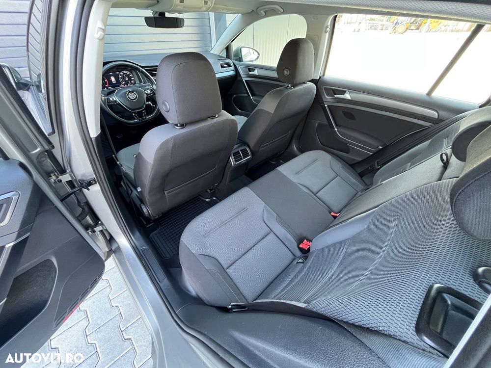 Volkswagen Golf 1.6 TDI BlueMotion Technology Comfortline - 17