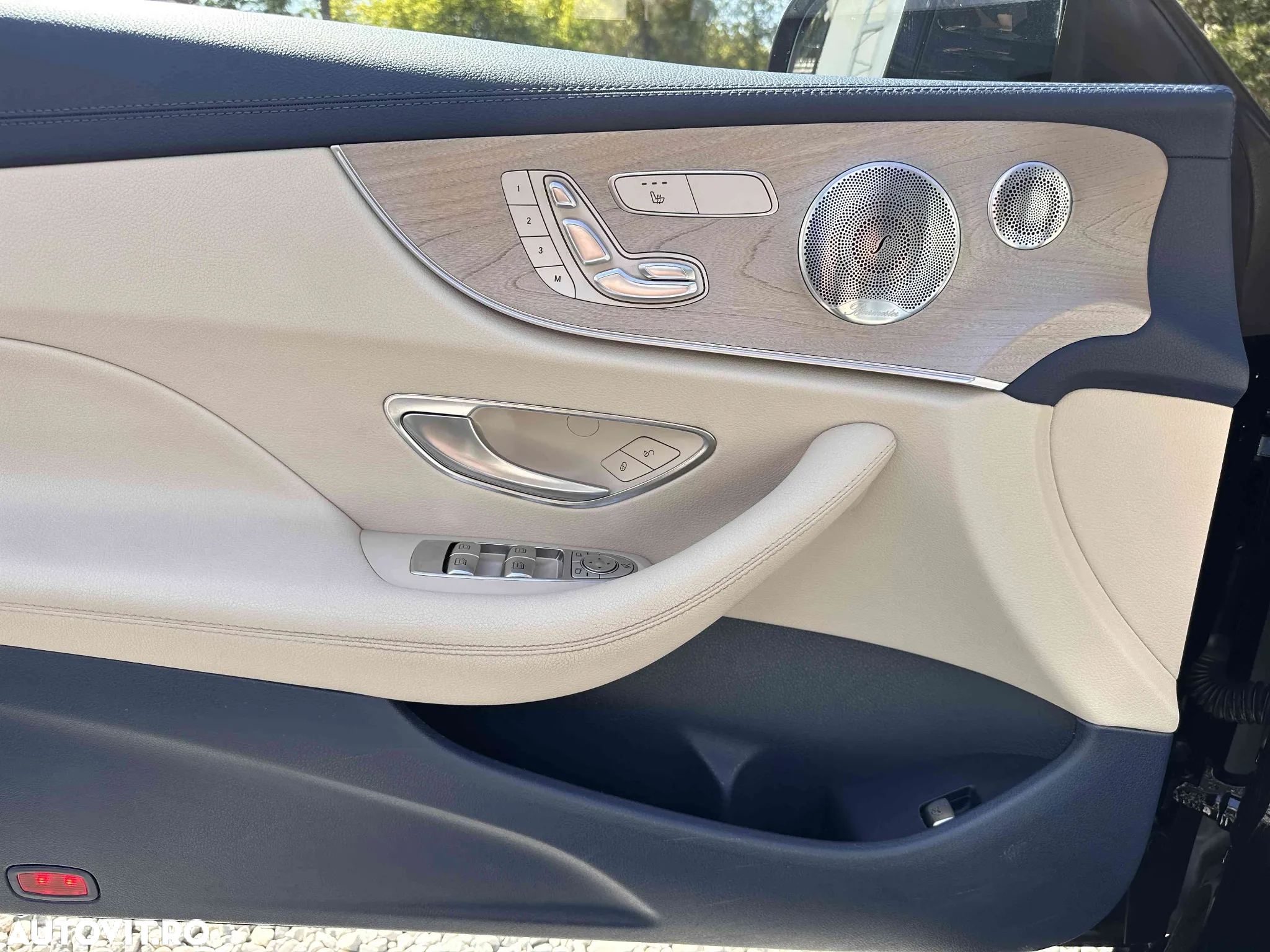 Mercedes-Benz E - 10