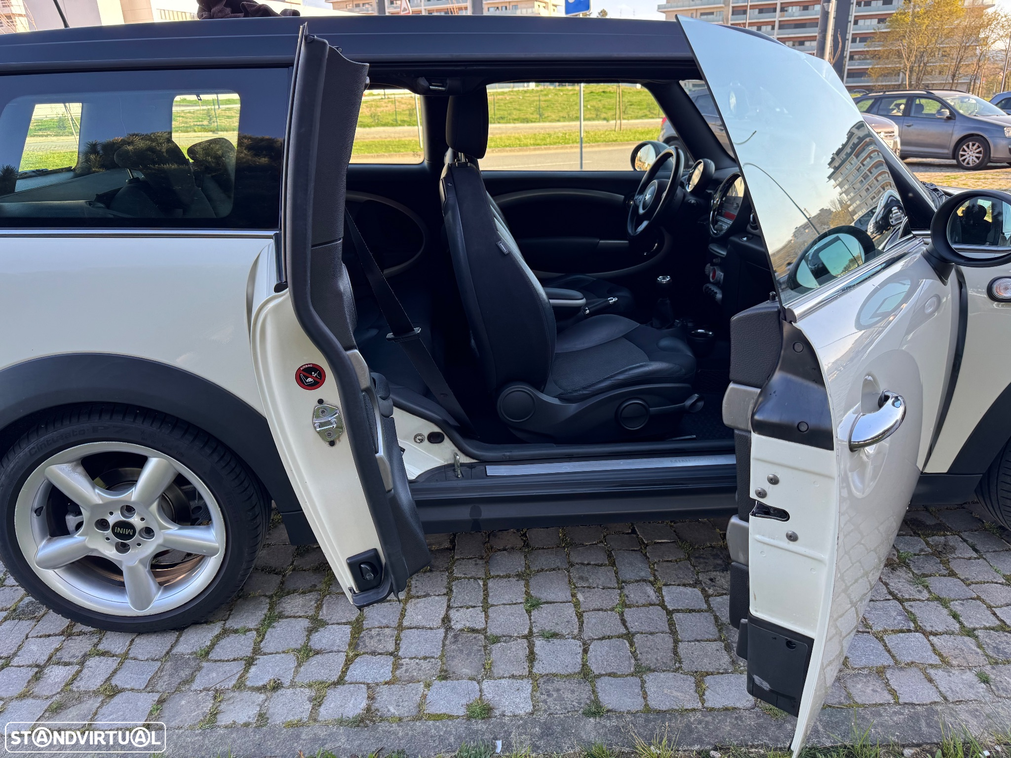 MINI Clubman Cooper D - 16