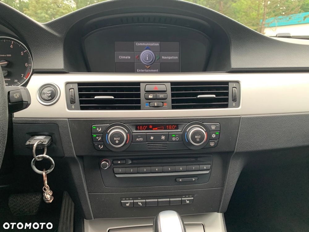 BMW Seria 3 318i - 33