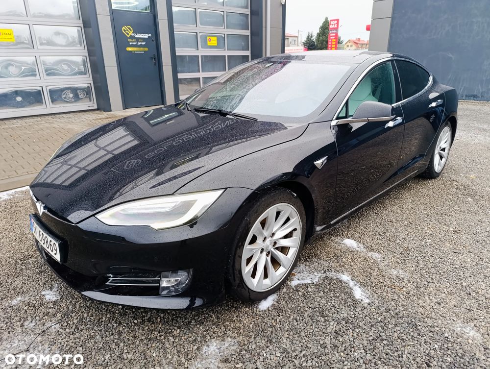 Tesla Model S - 16