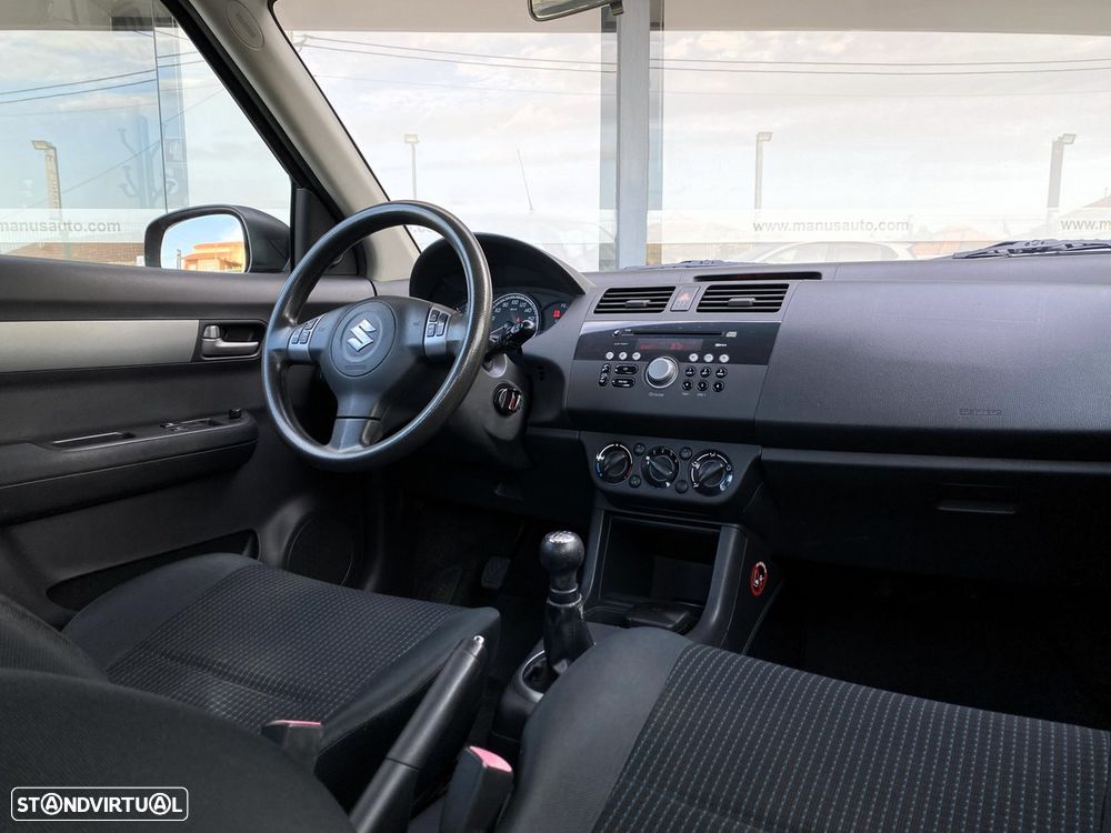 Suzuki Swift 1.3 16V GLX - 17