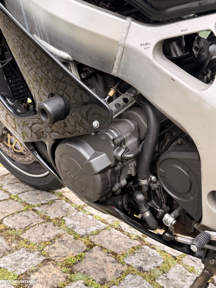 Honda CBR - 6