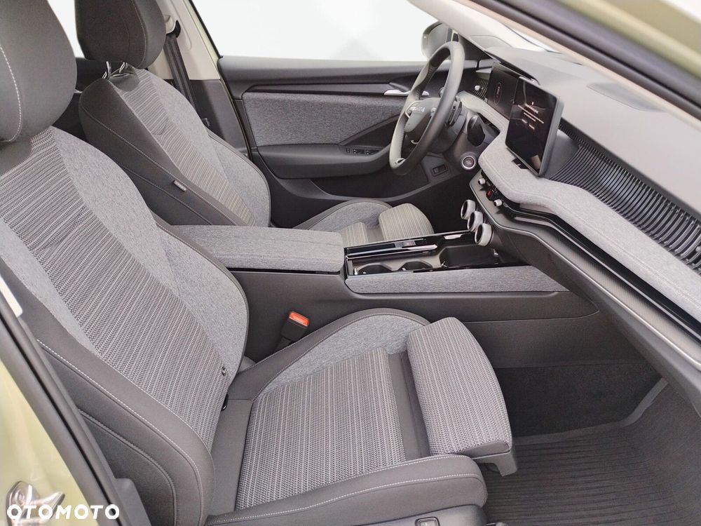 Skoda Superb 2.0 TDI SCR Selection DSG - 16