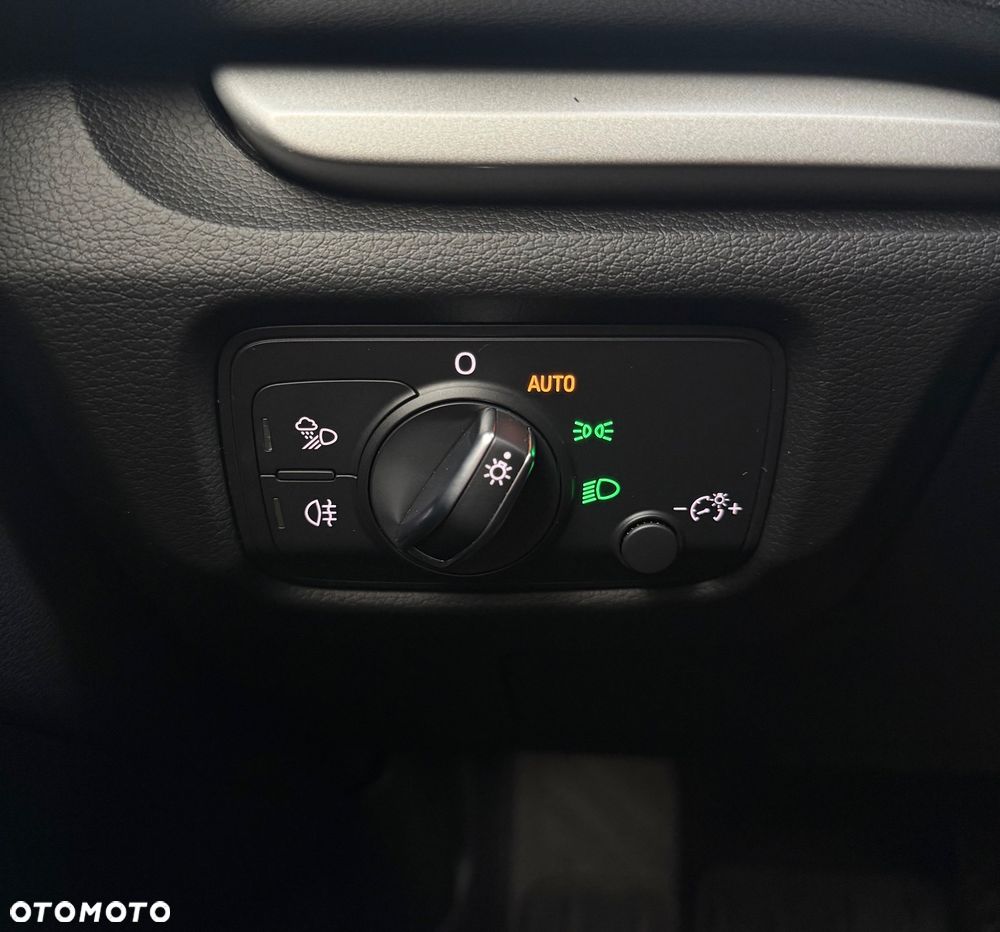 Audi A3 Sportback 1.4 TFSI CoD S tronic - 19