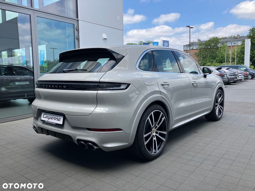 Porsche Cayenne - 5