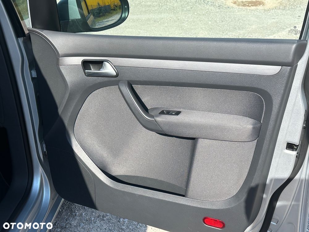 Volkswagen Touran 1.4 TSI STYLE - 33