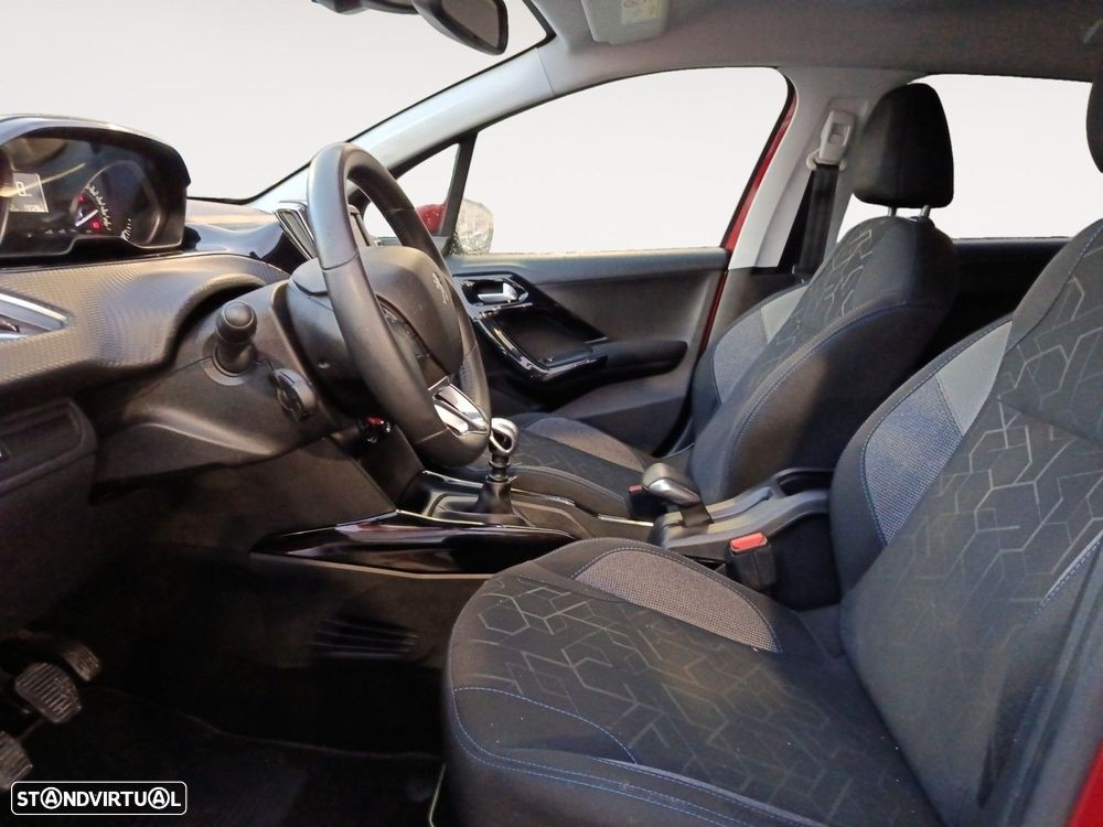 Peugeot 2008 1.2 PureTech Signature - 9