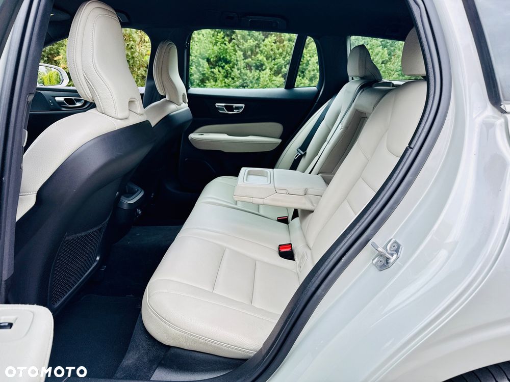 Volvo V60 D3 Summum - 22