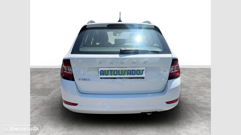 Skoda Fabia 1.0 TSI Ambition DSG — fotografia 7