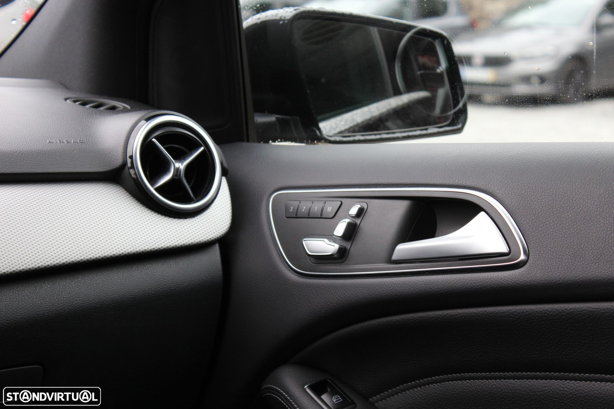 Mercedes-Benz B 200 d AMG Line - 32