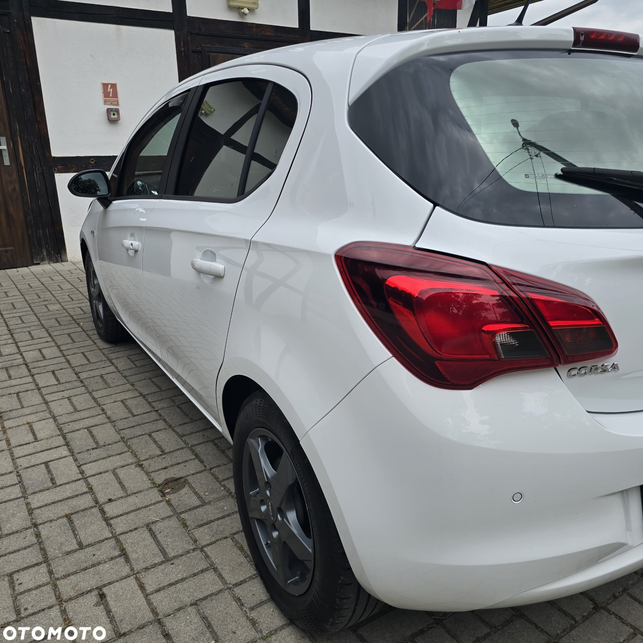 Opel Corsa 1.2 16V Enjoy - 8