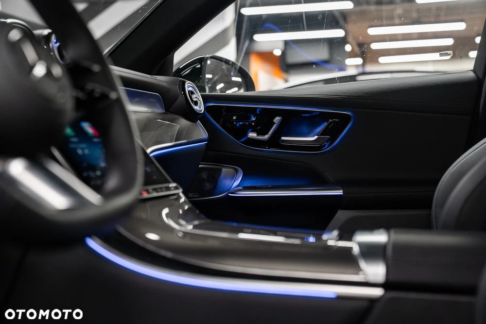 Mercedes-Benz GLC - 27