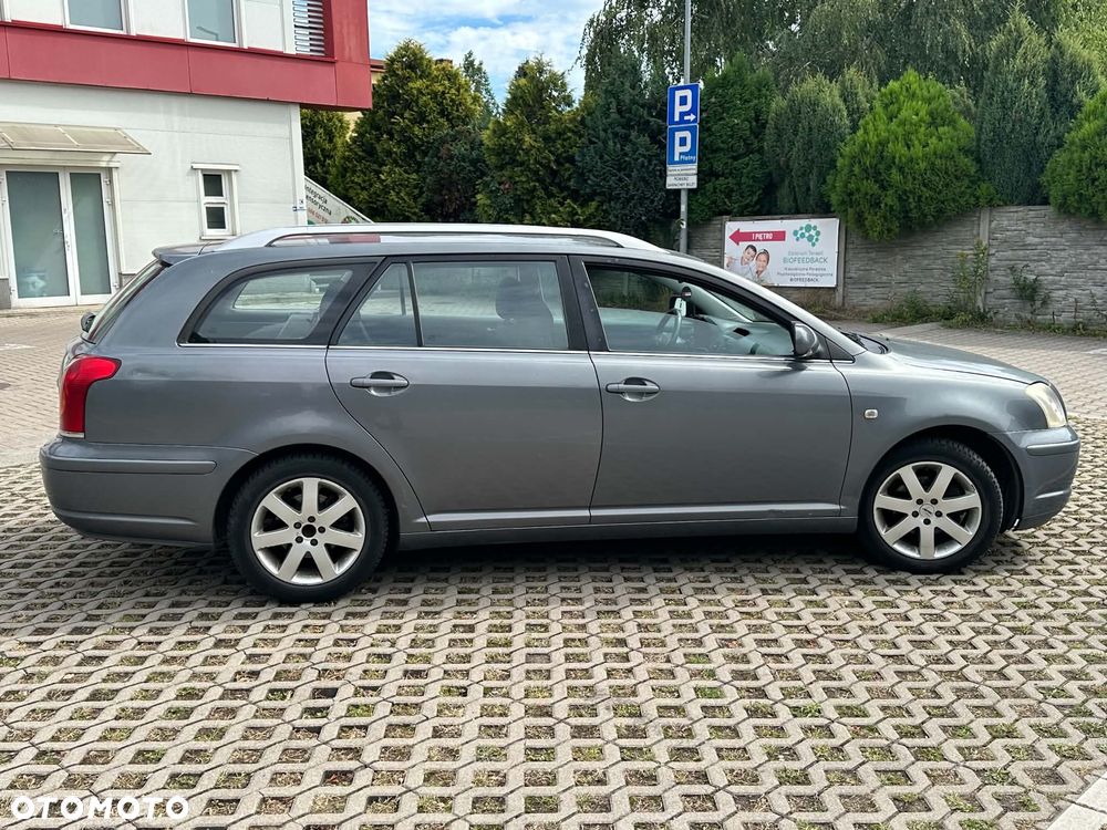 Toyota Avensis - 4