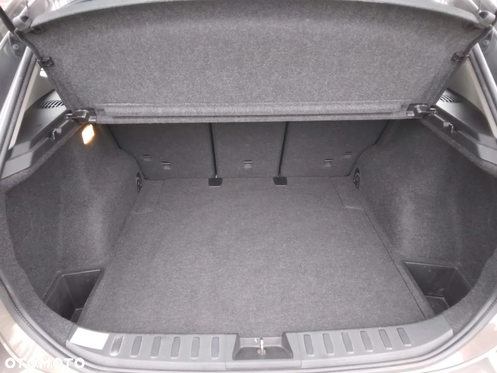 BMW X1 sDrive18i - 15