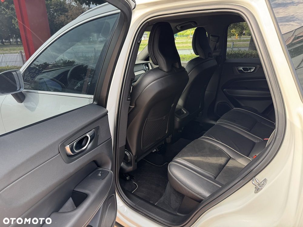 Volvo XC 60 D4 SCR AWD R-Design - 16