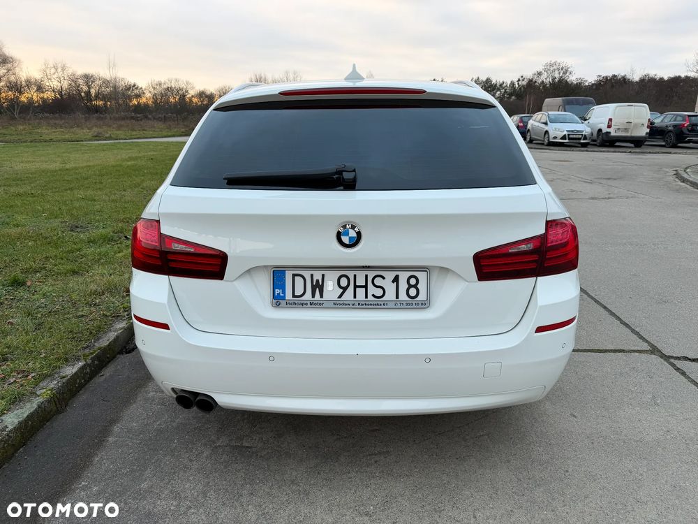 BMW Seria 5 528i xDrive Luxury Line - 10