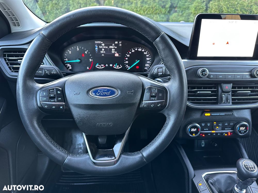 Ford Focus 2.0 EcoBlue Start-Stopp-System TITANIUM X - 26