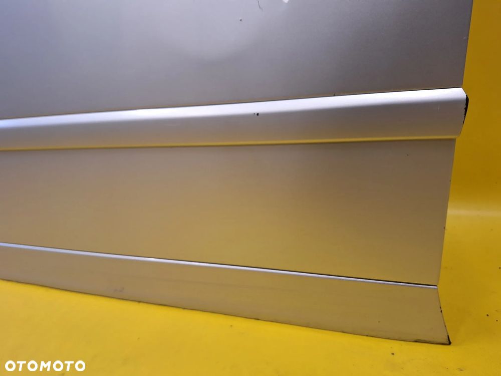 DRZWI LEWY PRZÓD LEWE PRZEDNIE AUDI A4 B6 KOMBI LAK: LY7W NR725 - 7