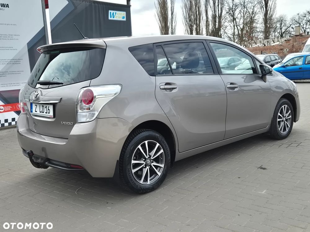 Toyota Verso 1.6 D-4D Prestige - 13