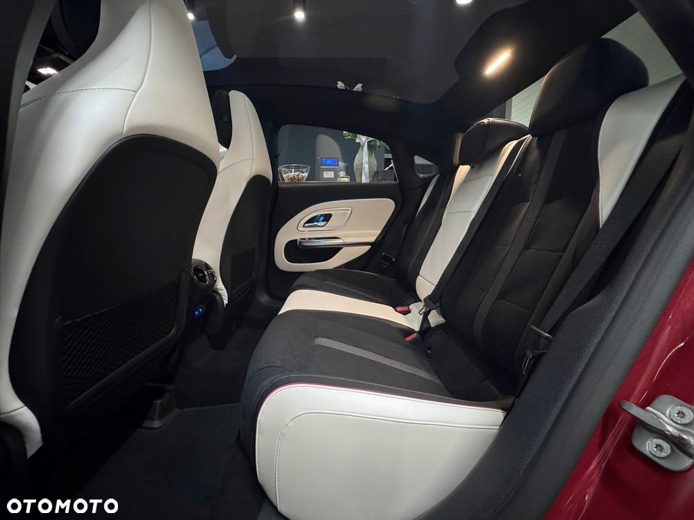 Mercedes-Benz CLA 200 mHEV 8G-DCT - 11