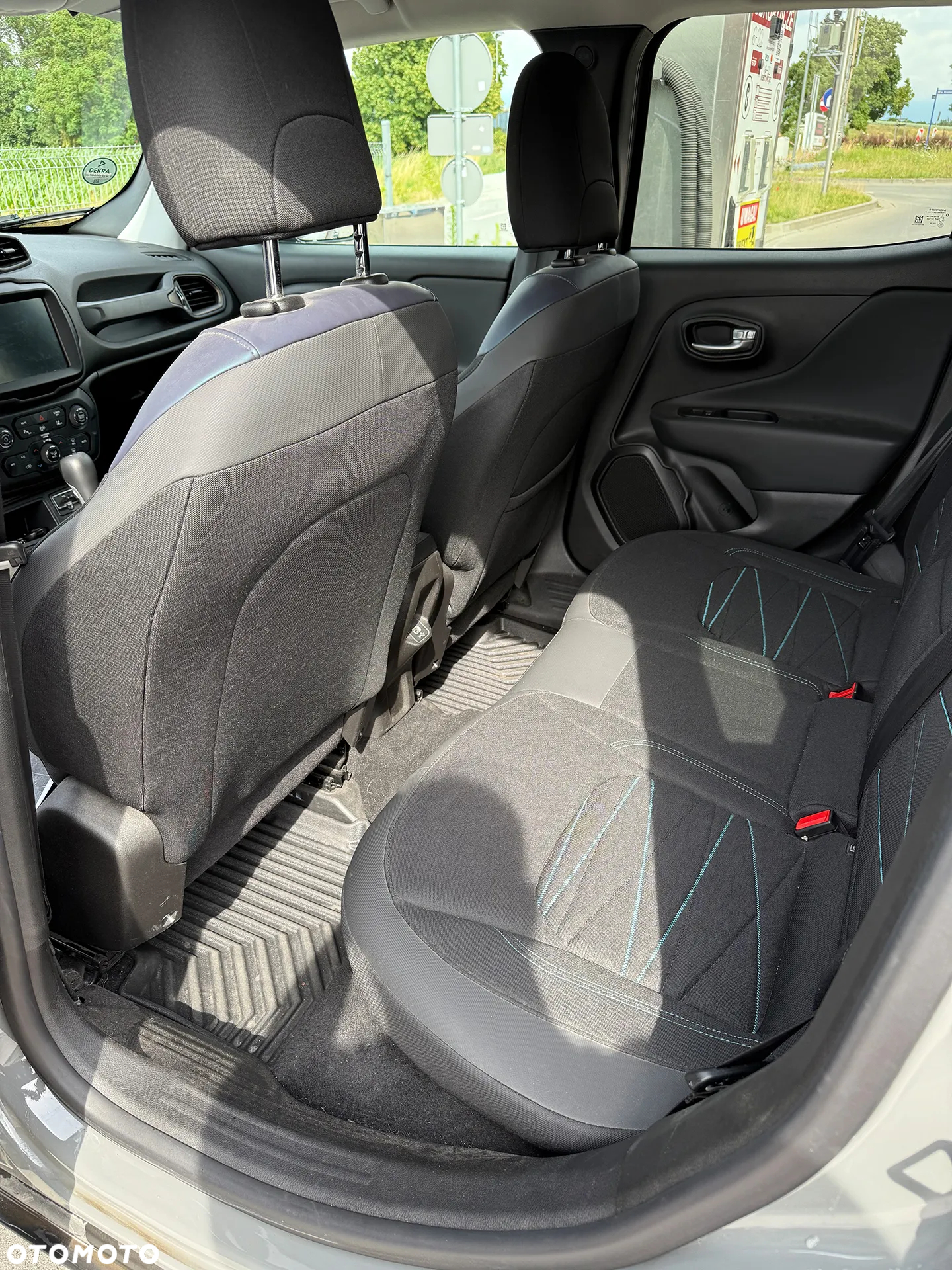 Jeep Renegade 1.5 T4 mHEV Upland FWD S&S DCT - 13