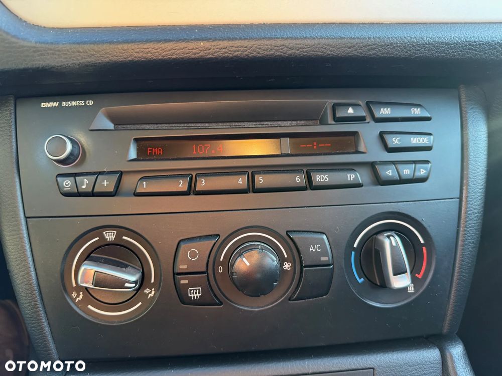 BMW X1 sDrive18d - 14