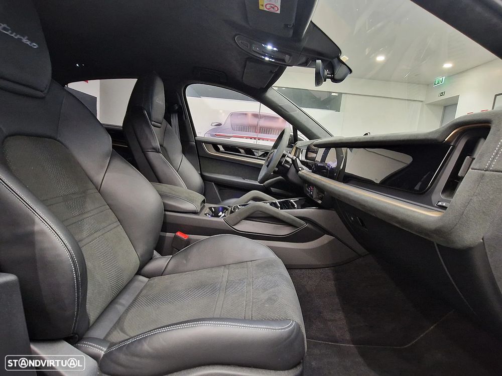 Porsche Cayenne Coupé Turbo E-Hybrid Pacote GT - 37