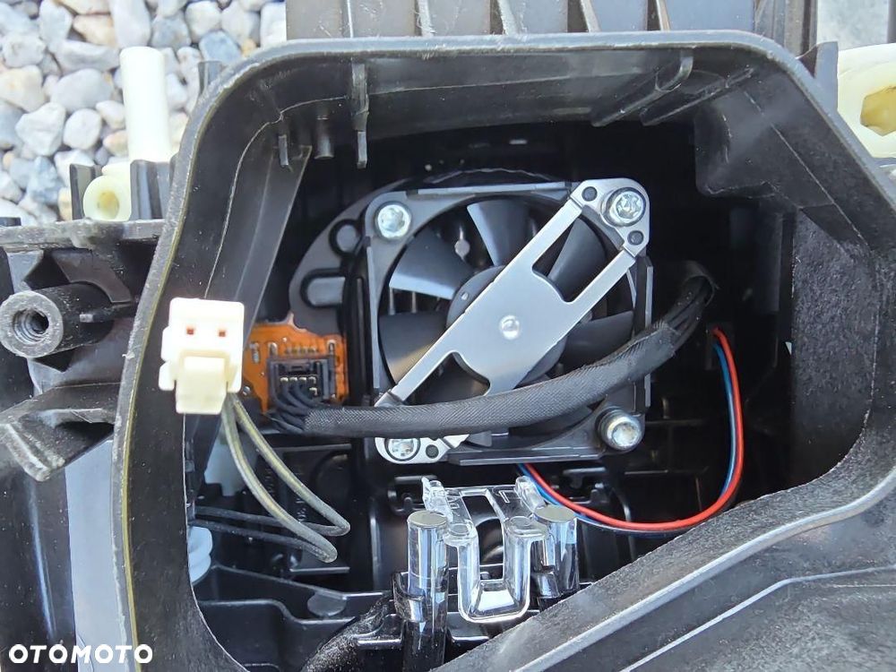 BMW X1 F48 Lampy przód Full Led Dynamic 7428735-08 7193708-03 Na Wentylator - 10