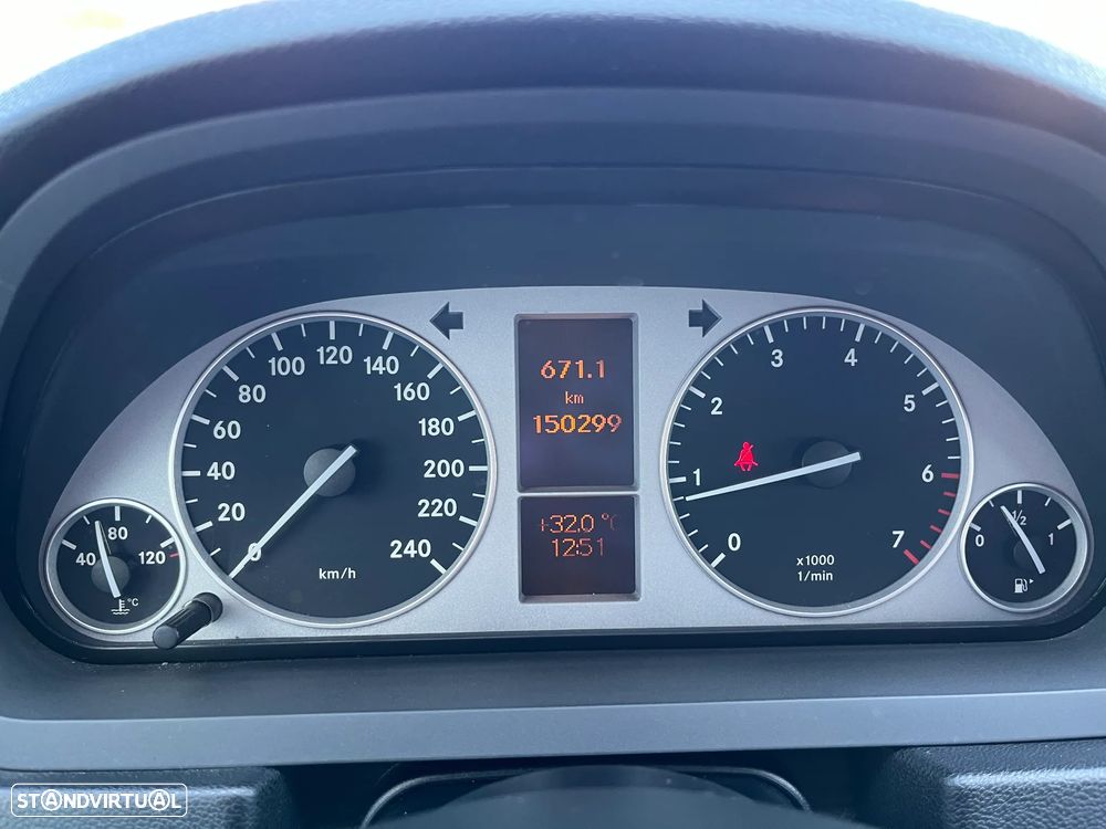 Mercedes-Benz B 150 Standard - 18