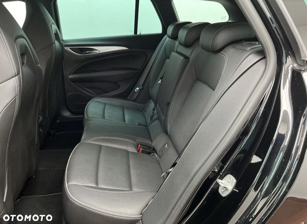 Opel Insignia 2.0 T 4x4 GSi + S&S - 14