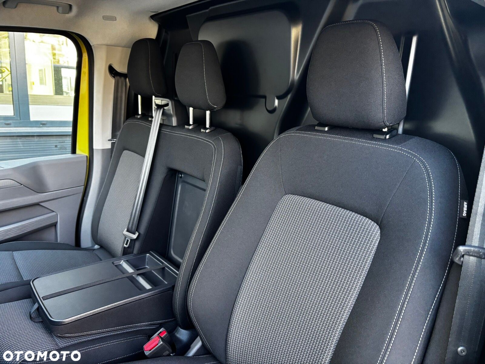 Volkswagen Transporter 2.0 TDI 150 KM 6-bm L1 - 24