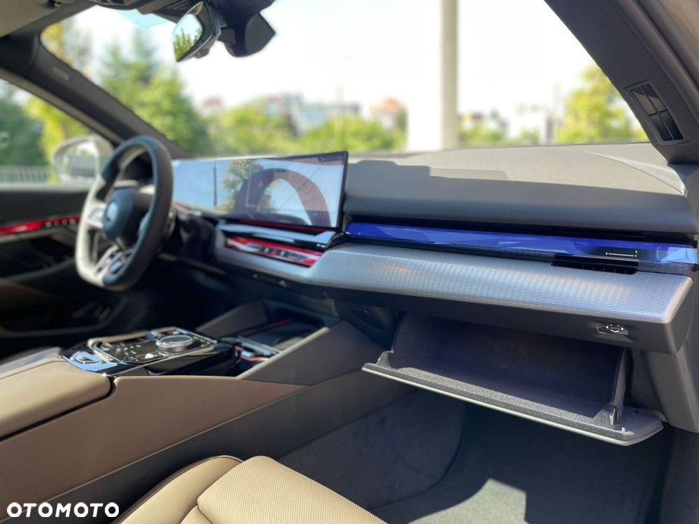 BMW Seria 5 - 38