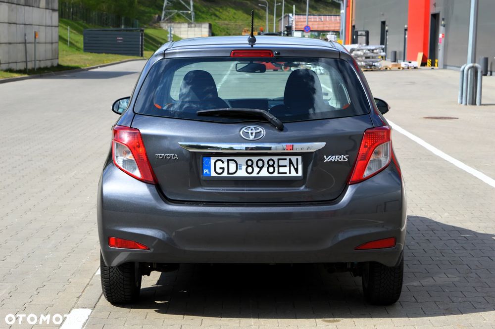 Toyota Yaris 1.33 Prestige - 28