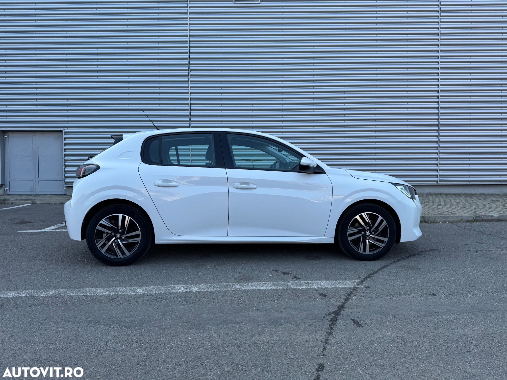 Peugeot 208 1.2 L PureTech STT Allure - 40