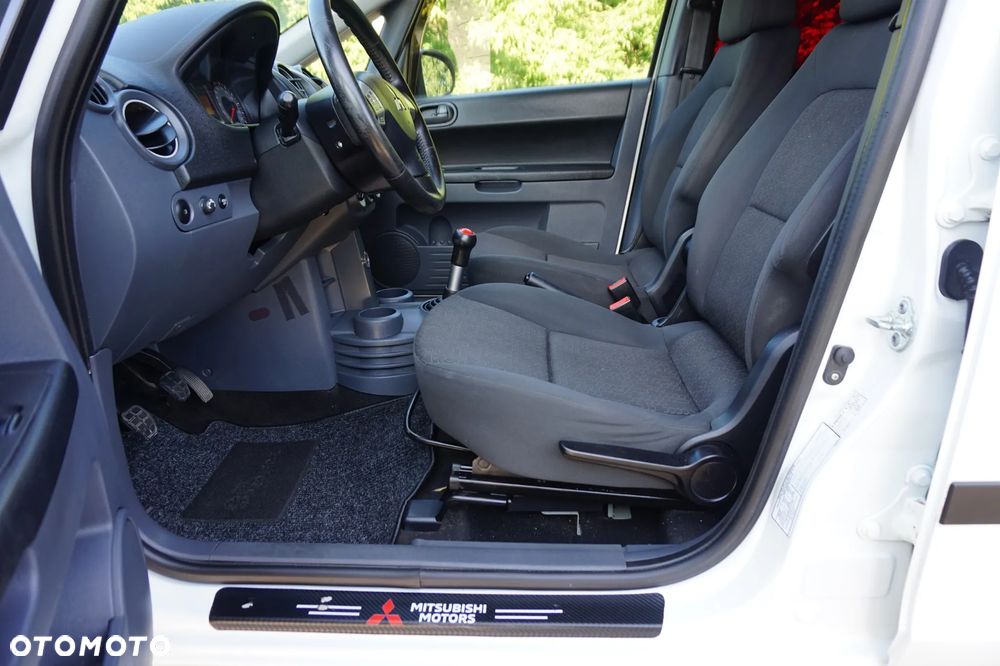 Mitsubishi Colt - 25