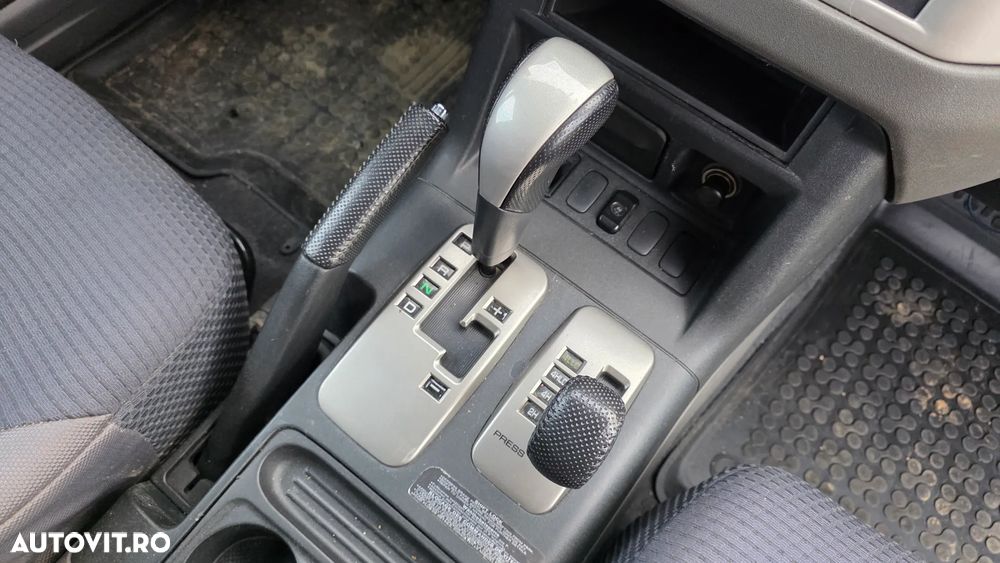 Mitsubishi Pajero 3.2 DI-D Automatik Dakar - 6