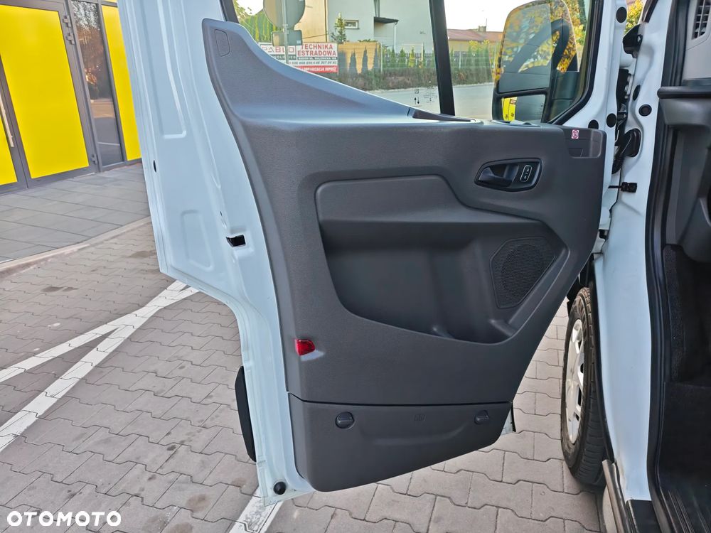 Ford Transit - 19