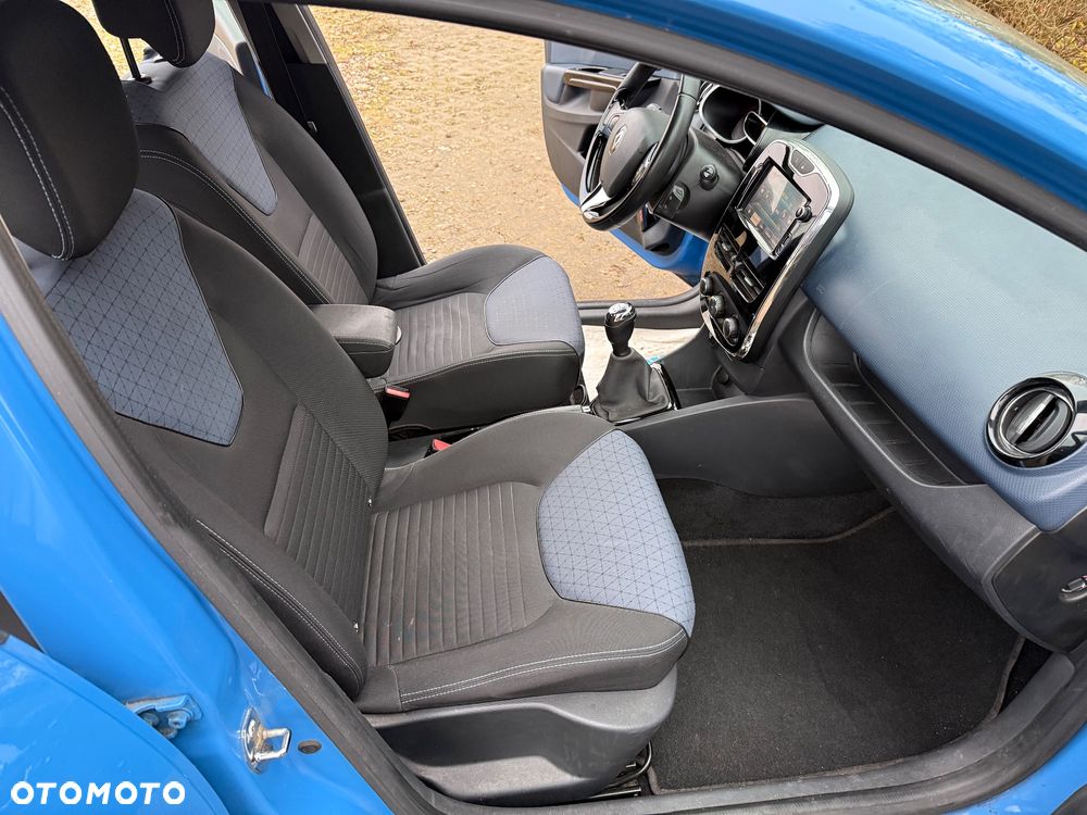 Renault Clio TCe 90 Paris - 10