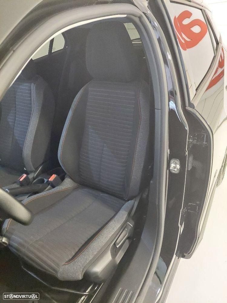 Peugeot 2008 PureTech 130 Active Pack - 19