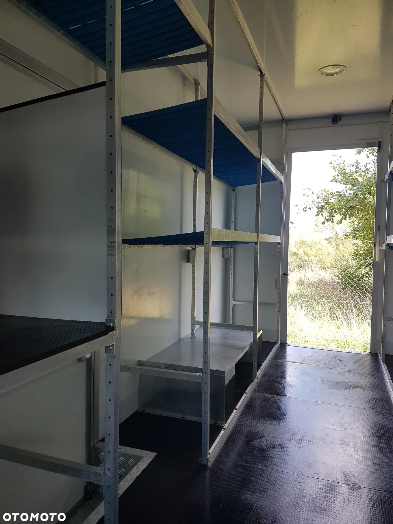 Iveco DAILY KONTENER NISKOPODŁOGOWY 4,31x2,24x2,43 FOODTRUCK SKLEP KAMPER KLIMA BAR KONIOWÓZ - 21