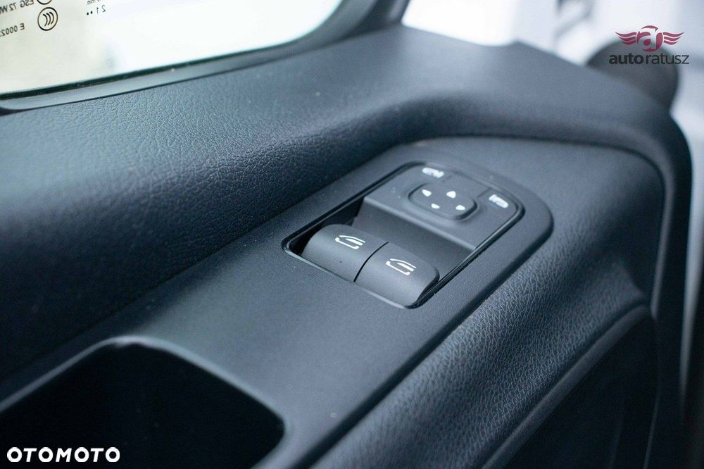 Mercedes-Benz Sprinter - 23
