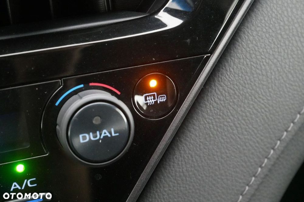 Toyota Camry 2.5 Hybrid Comfort CVT - 22