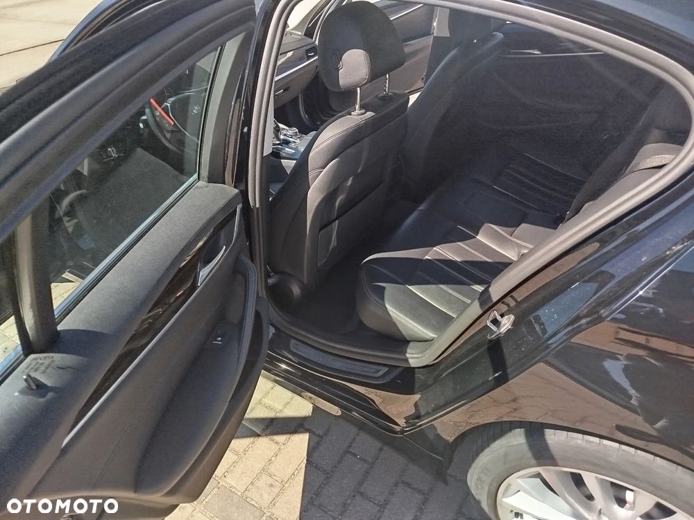 BMW Seria 5 518d Luxury Line - 11