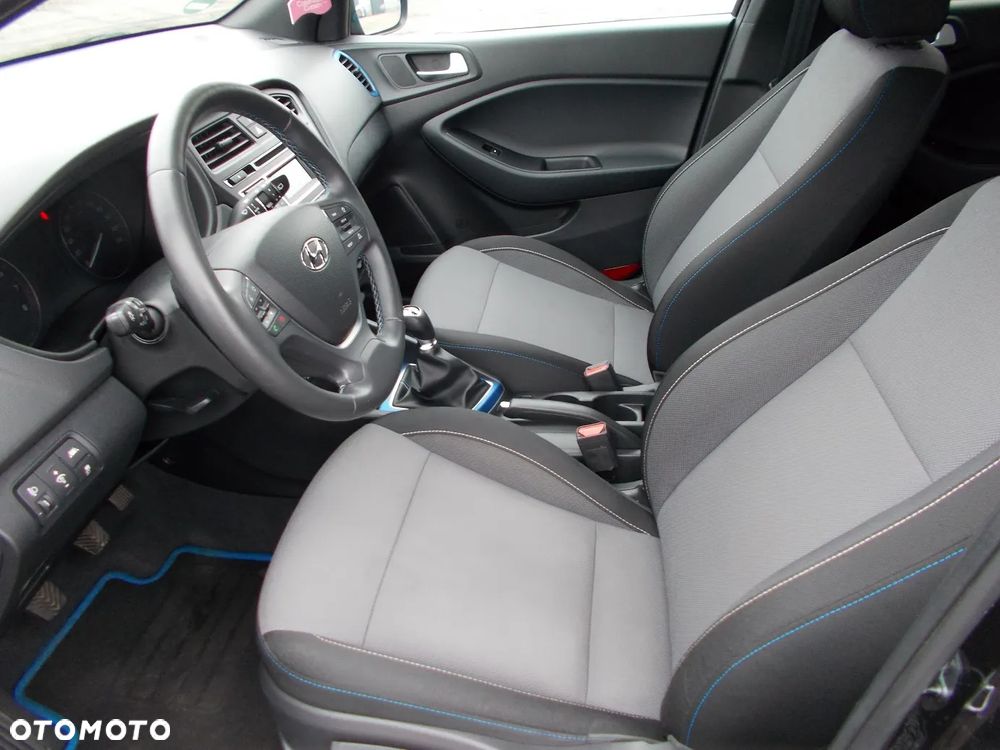 Hyundai i20 1.2 Passion Plus - 17