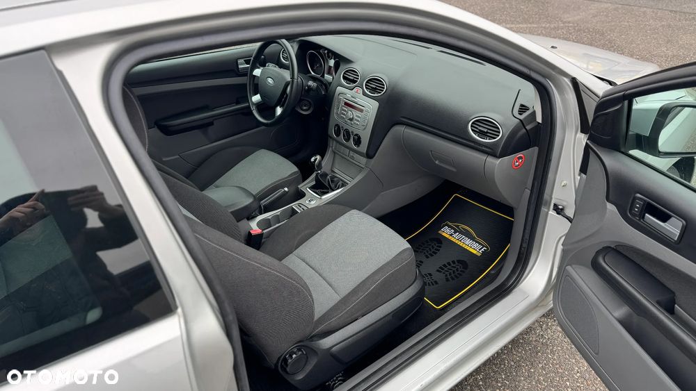 Ford Focus 1.6 16V Style+ - 30