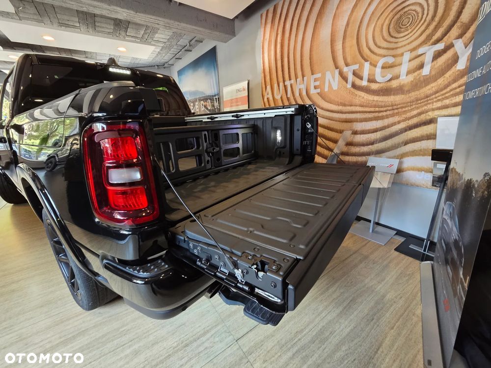 RAM 1500 Laramie Night Premium - 27
