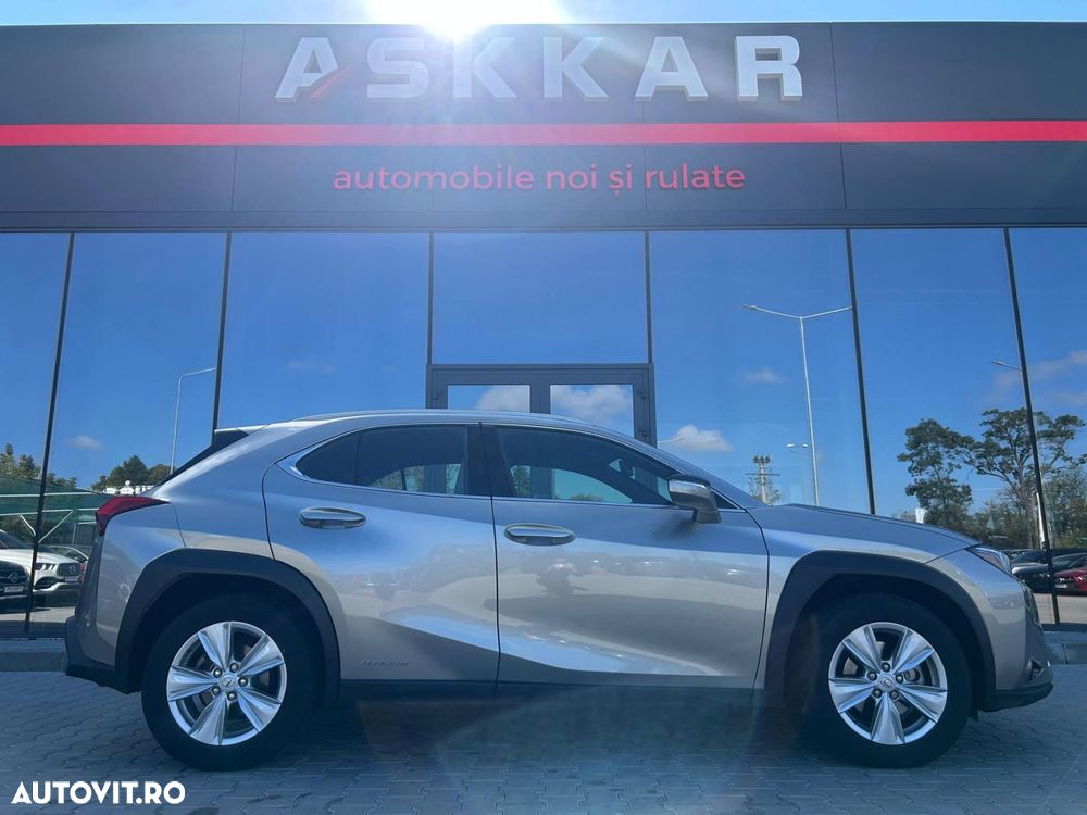 Lexus UX 250h 2.0L HEV 20H- (178 HP) 4X4 CVT Executive - 4